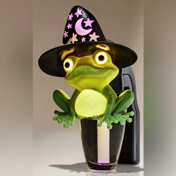 NWT B&BW Witchy Frog Wallflower Plug Nightlight & NWT/SEALED MYSTERY REFILL - Picture 2 of 7